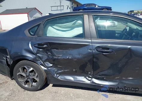 2020 Kia Forte Lxs z USA, uszkodzony, nr VIN 3KPF24AD6LE144144